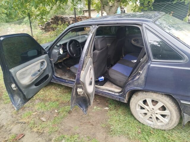 Синий Дэу Нексия, объемом двигателя 0 л и пробегом 167 тыс. км за 1350 $, фото 1 на Automoto.ua