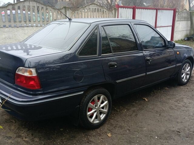 Синий Дэу Нексия, объемом двигателя 1.5 л и пробегом 106 тыс. км за 1800 $, фото 2 на Automoto.ua