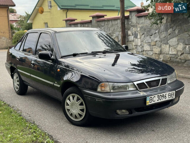 Синий Дэу Нексия, объемом двигателя 1.6 л и пробегом 180 тыс. км за 1549 $, фото 5 на Automoto.ua