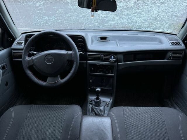 Синий Дэу Нексия, объемом двигателя 1.5 л и пробегом 300 тыс. км за 1550 $, фото 3 на Automoto.ua