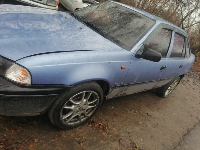 Синий Дэу Нексия, объемом двигателя 0 л и пробегом 220 тыс. км за 1700 $, фото 2 на Automoto.ua