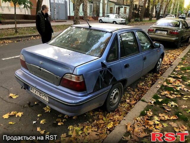 Синий Дэу Нексия, объемом двигателя 1.5 л и пробегом 326 тыс. км за 1700 $, фото 3 на Automoto.ua