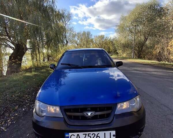 Дэу Нексия 2010 в Каменке на Automoto.ua Синий Дэу Нексия, объемом двигателя 1.5 л и пробегом 220 тыс. км за 1600 $, фото 1 на Automoto.ua