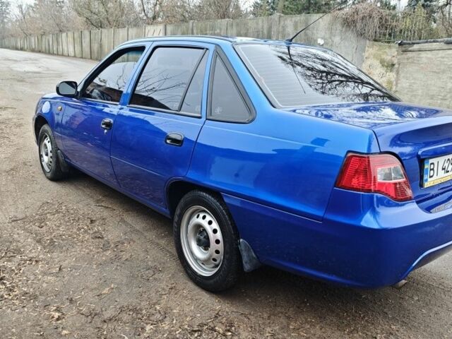 Синий Дэу Нексия, объемом двигателя 1.5 л и пробегом 146 тыс. км за 3000 $, фото 2 на Automoto.ua