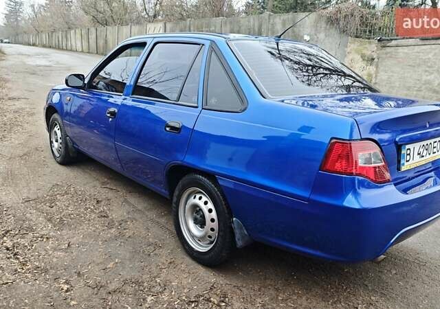 Синий Дэу Нексия, объемом двигателя 1.5 л и пробегом 146 тыс. км за 3000 $, фото 2 на Automoto.ua