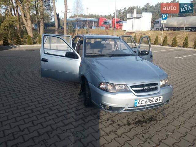Синий Дэу Нексия, объемом двигателя 1.5 л и пробегом 80 тыс. км за 2000 $, фото 4 на Automoto.ua