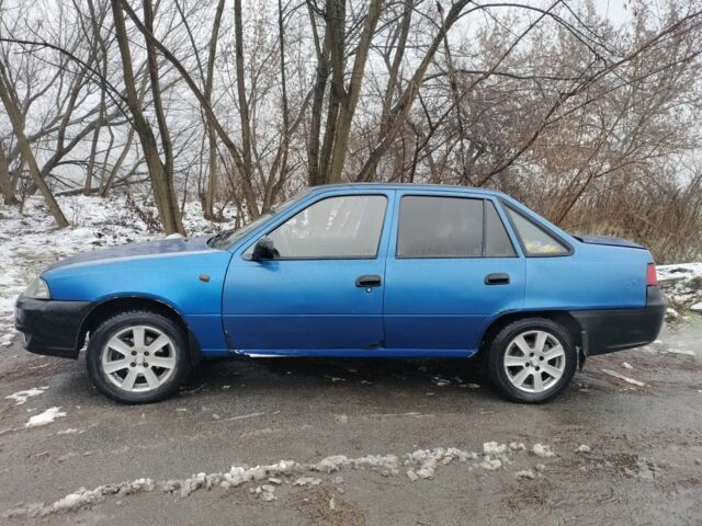 Синий Дэу Нексия, объемом двигателя 1.5 л и пробегом 250 тыс. км за 1500 $, фото 2 на Automoto.ua