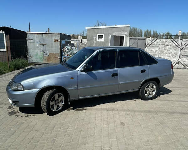Синий Дэу Нексия, объемом двигателя 1.5 л и пробегом 261 тыс. км за 2000 $, фото 2 на Automoto.ua