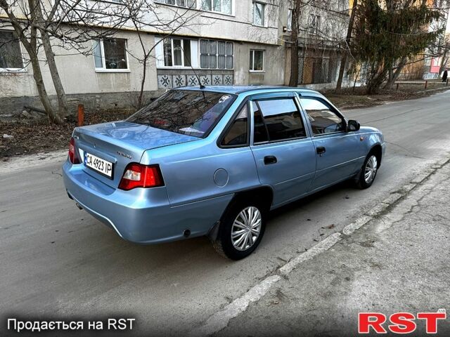 Синий Дэу Нексия, объемом двигателя 1.5 л и пробегом 190 тыс. км за 2200 $, фото 4 на Automoto.ua