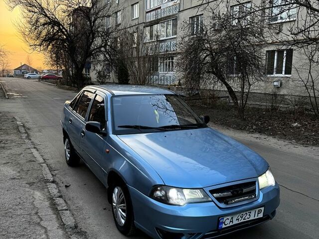 Синий Дэу Нексия, объемом двигателя 1.5 л и пробегом 190 тыс. км за 2200 $, фото 2 на Automoto.ua