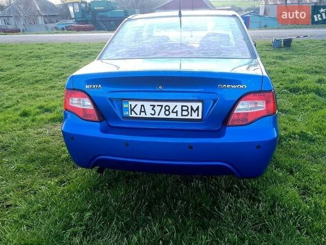 Синий Дэу Нексия, объемом двигателя 1.5 л и пробегом 250 тыс. км за 1200 $, фото 4 на Automoto.ua