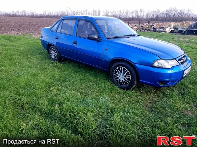 Синий Дэу Нексия, объемом двигателя 1.5 л и пробегом 250 тыс. км за 1200 $, фото 1 на Automoto.ua