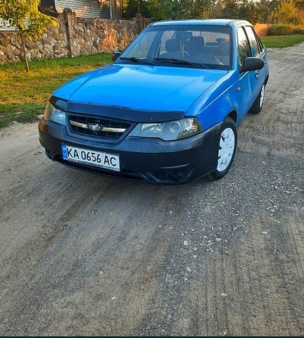 Синий Дэу Нексия, объемом двигателя 1.5 л и пробегом 221 тыс. км за 1060 $, фото 1 на Automoto.ua