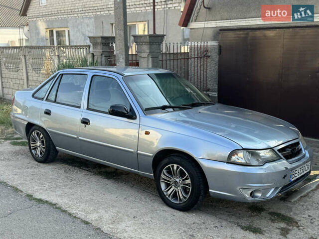 Синий Дэу Нексия, объемом двигателя 1.6 л и пробегом 200 тыс. км за 2200 $, фото 3 на Automoto.ua