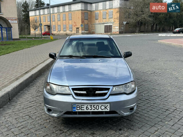 Синий Дэу Нексия, объемом двигателя 1.6 л и пробегом 180 тыс. км за 2500 $, фото 4 на Automoto.ua