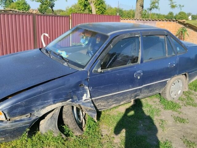 Синій Деу Нексія, об'ємом двигуна 1.5 л та пробігом 300 тис. км за 500 $, фото 2 на Automoto.ua