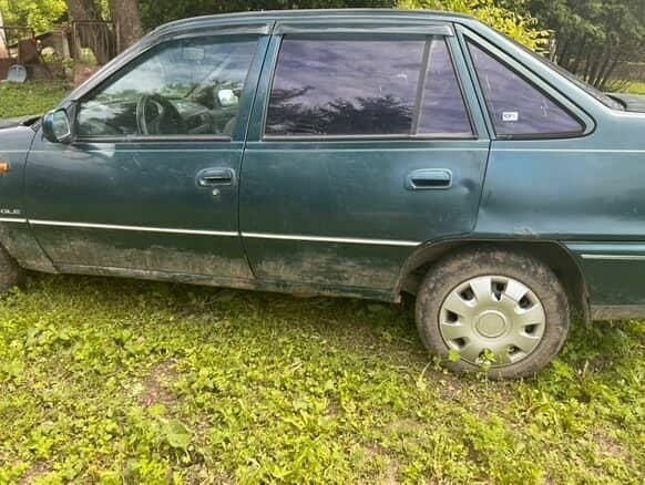 Зелений Деу Нексія, об'ємом двигуна 1.5 л та пробігом 300 тис. км за 500 $, фото 1 на Automoto.ua