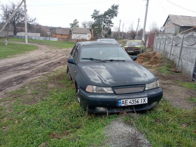 Зеленый Дэу Нексия, объемом двигателя 1.5 л и пробегом 300 тыс. км за 591 $, фото 2 на Automoto.ua