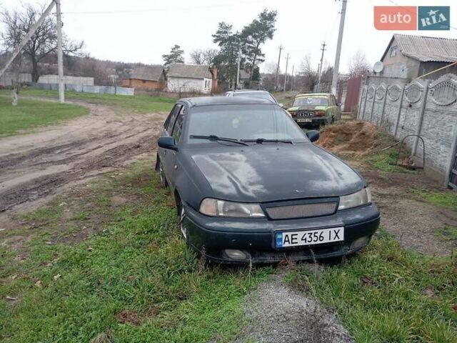 Зеленый Дэу Нексия, объемом двигателя 1.5 л и пробегом 300 тыс. км за 591 $, фото 1 на Automoto.ua