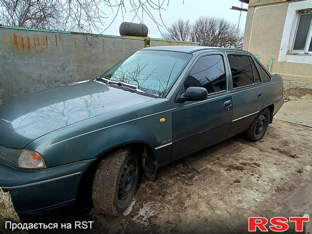 Зеленый Дэу Нексия, объемом двигателя 1.5 л и пробегом 331 тыс. км за 2300 $, фото 3 на Automoto.ua