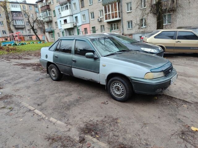 Зеленый Дэу Нексия, объемом двигателя 0 л и пробегом 300 тыс. км за 1300 $, фото 1 на Automoto.ua