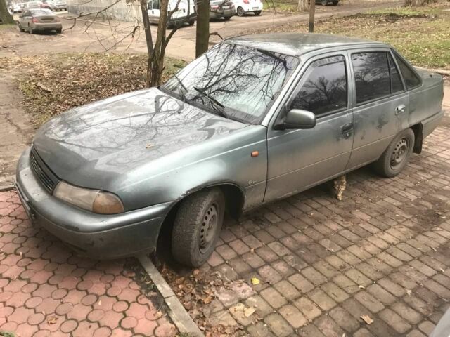 Зеленый Дэу Нексия, объемом двигателя 1.5 л и пробегом 232 тыс. км за 1018 $, фото 1 на Automoto.ua