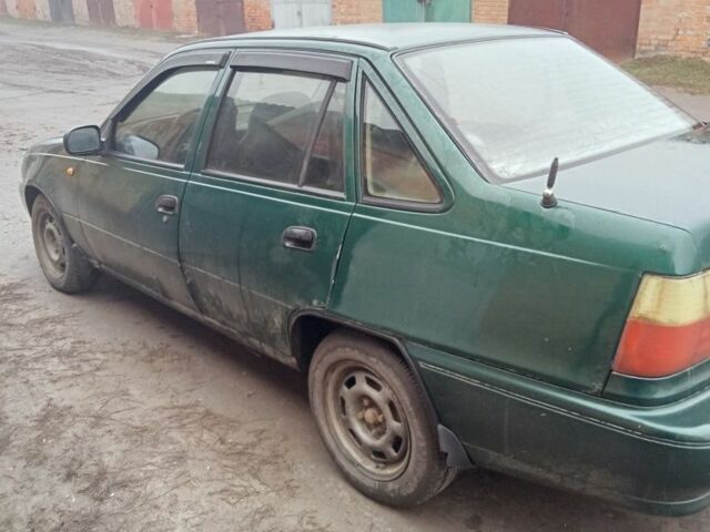 Зеленый Дэу Нексия, объемом двигателя 1.5 л и пробегом 200 тыс. км за 950 $, фото 3 на Automoto.ua