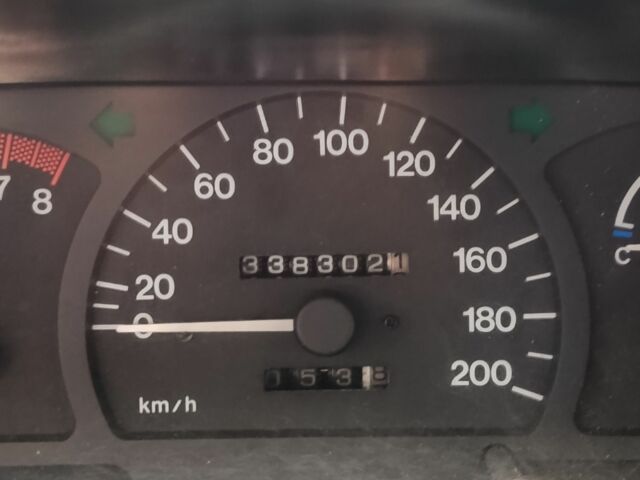 Зеленый Дэу Нексия, объемом двигателя 1.5 л и пробегом 330 тыс. км за 1000 $, фото 1 на Automoto.ua