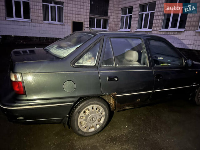 Зеленый Дэу Нексия, объемом двигателя 1.5 л и пробегом 169 тыс. км за 900 $, фото 5 на Automoto.ua