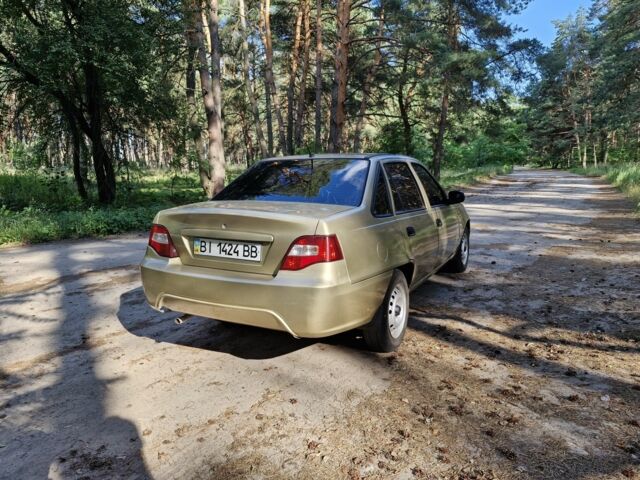 Зелений Деу Нексія, об'ємом двигуна 1.6 л та пробігом 218 тис. км за 2400 $, фото 3 на Automoto.ua