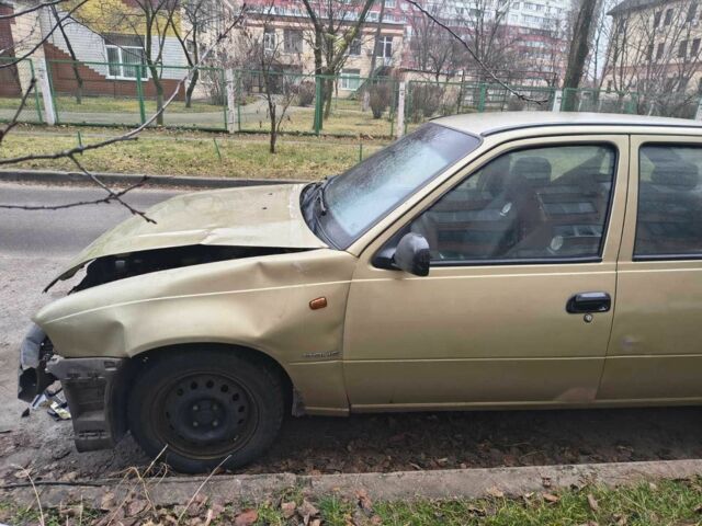 Зеленый Дэу Нексия, объемом двигателя 1.5 л и пробегом 99 тыс. км за 420 $, фото 4 на Automoto.ua