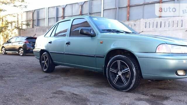 Зеленый Дэу Нексия, объемом двигателя 1.6 л и пробегом 280 тыс. км за 1950 $, фото 10 на Automoto.ua