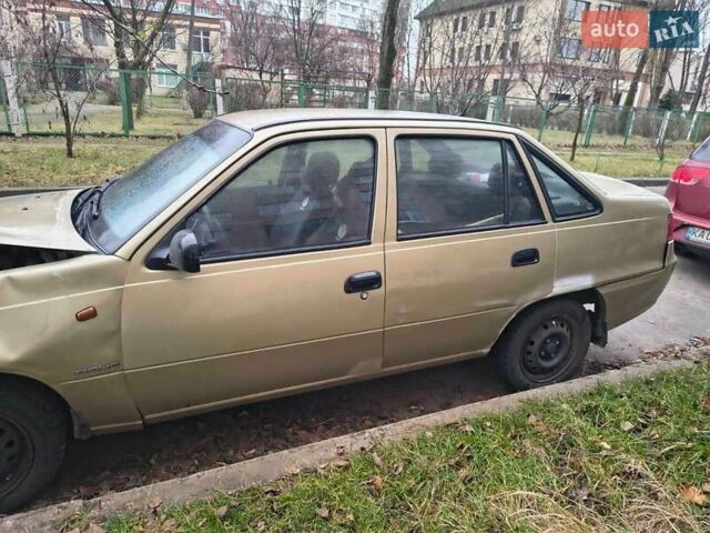 Зеленый Дэу Нексия, объемом двигателя 1.5 л и пробегом 99 тыс. км за 420 $, фото 6 на Automoto.ua