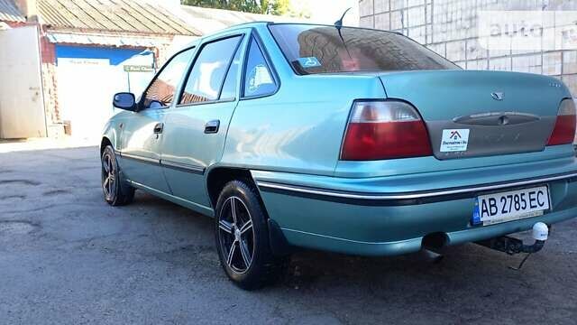 Зеленый Дэу Нексия, объемом двигателя 1.6 л и пробегом 280 тыс. км за 1950 $, фото 3 на Automoto.ua