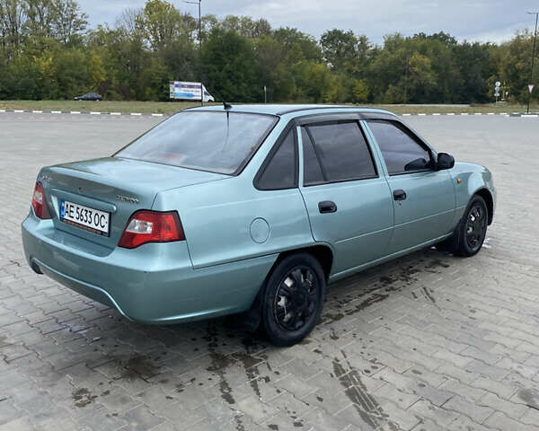 Зеленый Дэу Нексия, объемом двигателя 1.6 л и пробегом 128 тыс. км за 2700 $, фото 5 на Automoto.ua