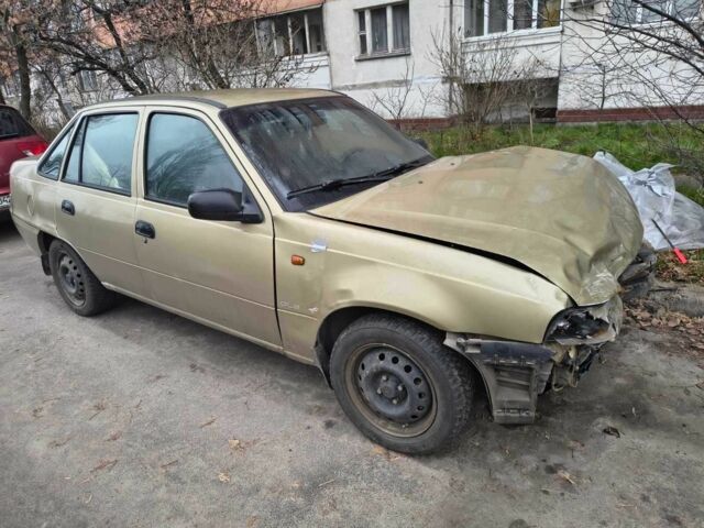 Зеленый Дэу Нексия, объемом двигателя 1.5 л и пробегом 99 тыс. км за 420 $, фото 5 на Automoto.ua