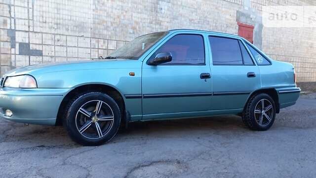 Зеленый Дэу Нексия, объемом двигателя 1.6 л и пробегом 280 тыс. км за 1950 $, фото 12 на Automoto.ua