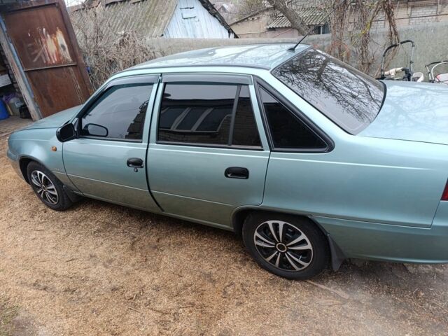 Зеленый Дэу Нексия, объемом двигателя 1.5 л и пробегом 160 тыс. км за 3000 $, фото 4 на Automoto.ua