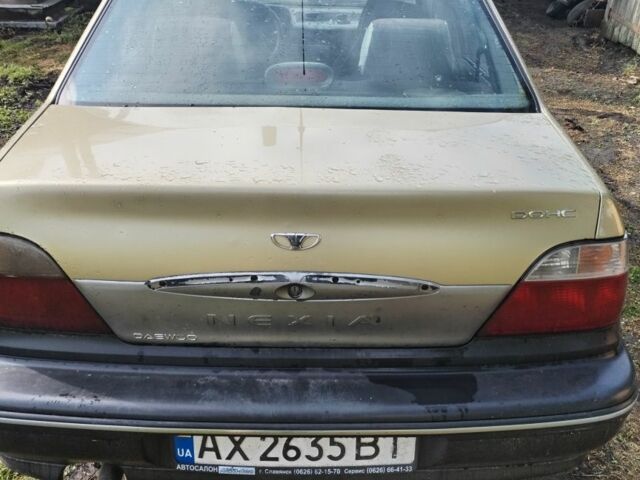 Зелений Деу Нексія, об'ємом двигуна 1 л та пробігом 300 тис. км за 1500 $, фото 5 на Automoto.ua