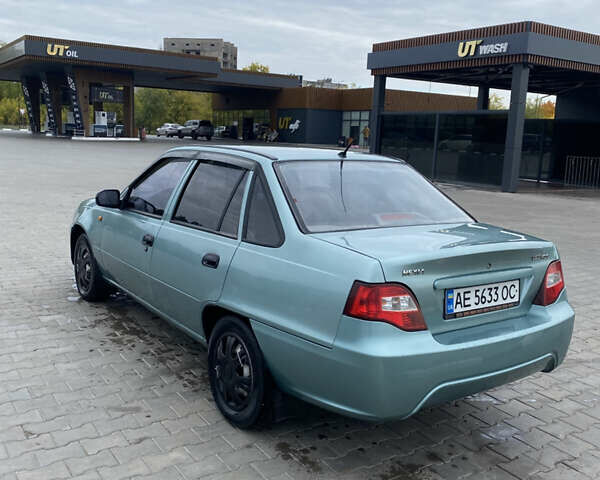 Зеленый Дэу Нексия, объемом двигателя 1.6 л и пробегом 128 тыс. км за 2700 $, фото 3 на Automoto.ua