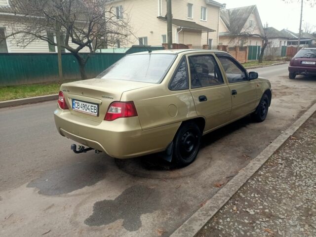 Зеленый Дэу Нексия, объемом двигателя 1.6 л и пробегом 232 тыс. км за 1900 $, фото 2 на Automoto.ua