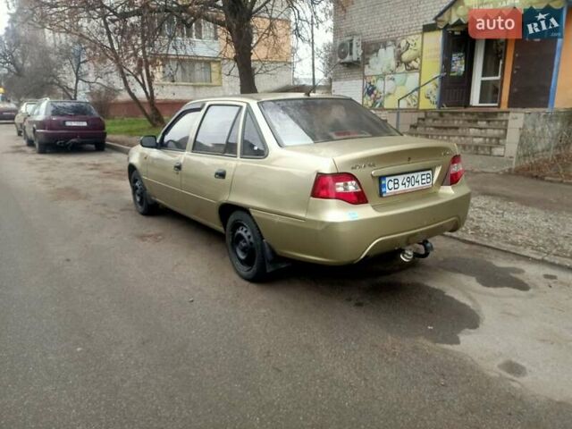 Зеленый Дэу Нексия, объемом двигателя 1.6 л и пробегом 232 тыс. км за 1900 $, фото 5 на Automoto.ua