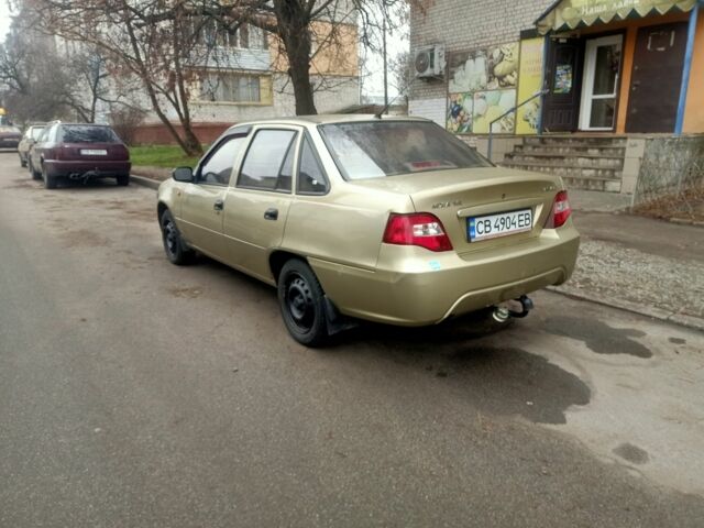 Зеленый Дэу Нексия, объемом двигателя 1.6 л и пробегом 232 тыс. км за 1900 $, фото 3 на Automoto.ua