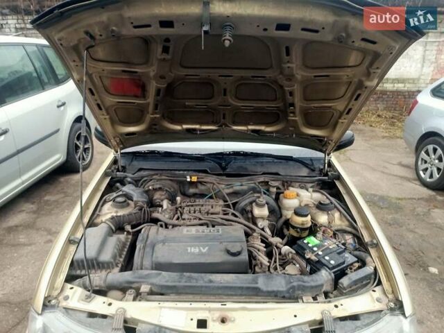 Зеленый Дэу Нексия, объемом двигателя 1.6 л и пробегом 232 тыс. км за 1900 $, фото 12 на Automoto.ua