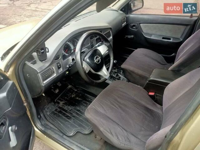 Зеленый Дэу Нексия, объемом двигателя 1.6 л и пробегом 232 тыс. км за 1900 $, фото 8 на Automoto.ua