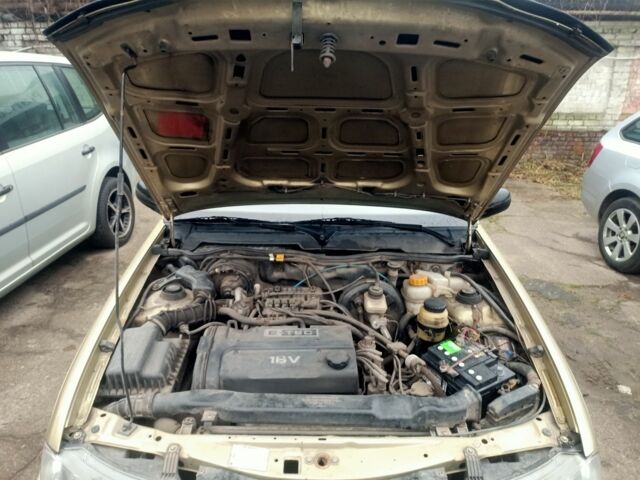 Зеленый Дэу Нексия, объемом двигателя 1.6 л и пробегом 232 тыс. км за 1900 $, фото 6 на Automoto.ua