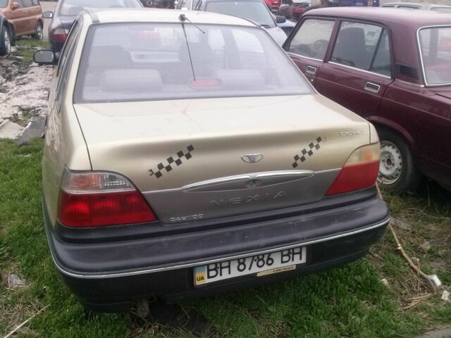 Зеленый Дэу Нексия, объемом двигателя 1.5 л и пробегом 3 тыс. км за 607 $, фото 3 на Automoto.ua