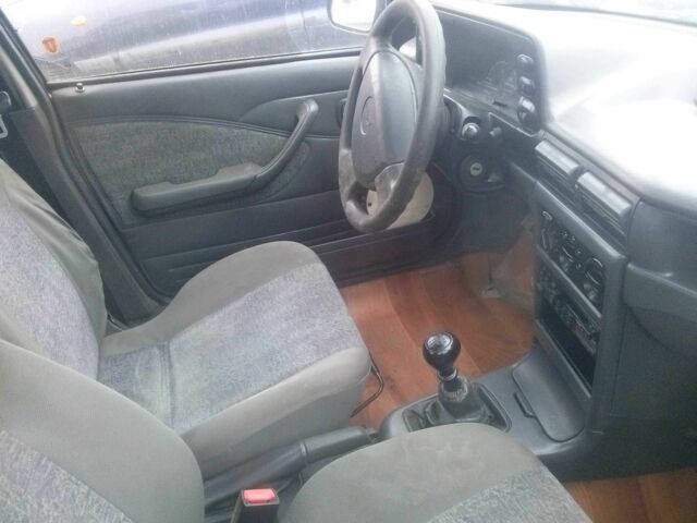 Зеленый Дэу Нексия, объемом двигателя 1.5 л и пробегом 3 тыс. км за 607 $, фото 2 на Automoto.ua