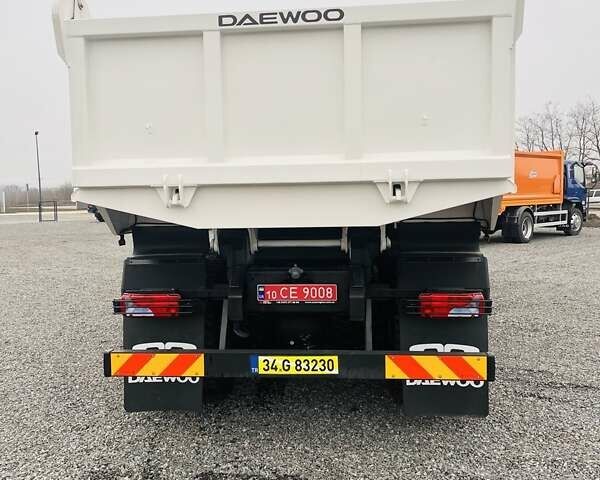 Білий Деу Новус, об'ємом двигуна 7.6 л та пробігом 1000 тис. км за 124452 $, фото 16 на Automoto.ua