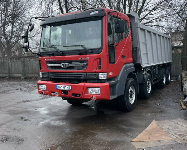 Красный Дэу Новус, объемом двигателя 11.05 л и пробегом 3 тыс. км за 125000 $, фото 2 на Automoto.ua